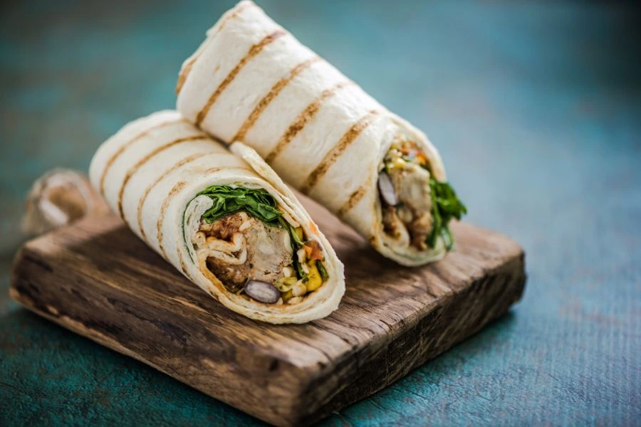 Wrap de alface com atum, uma das receitas para emagrecer