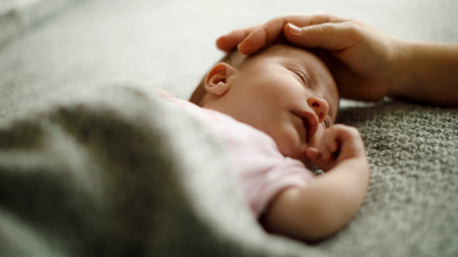 Rotina de sono infantil: guia prático por faixa etária para pais exaustos